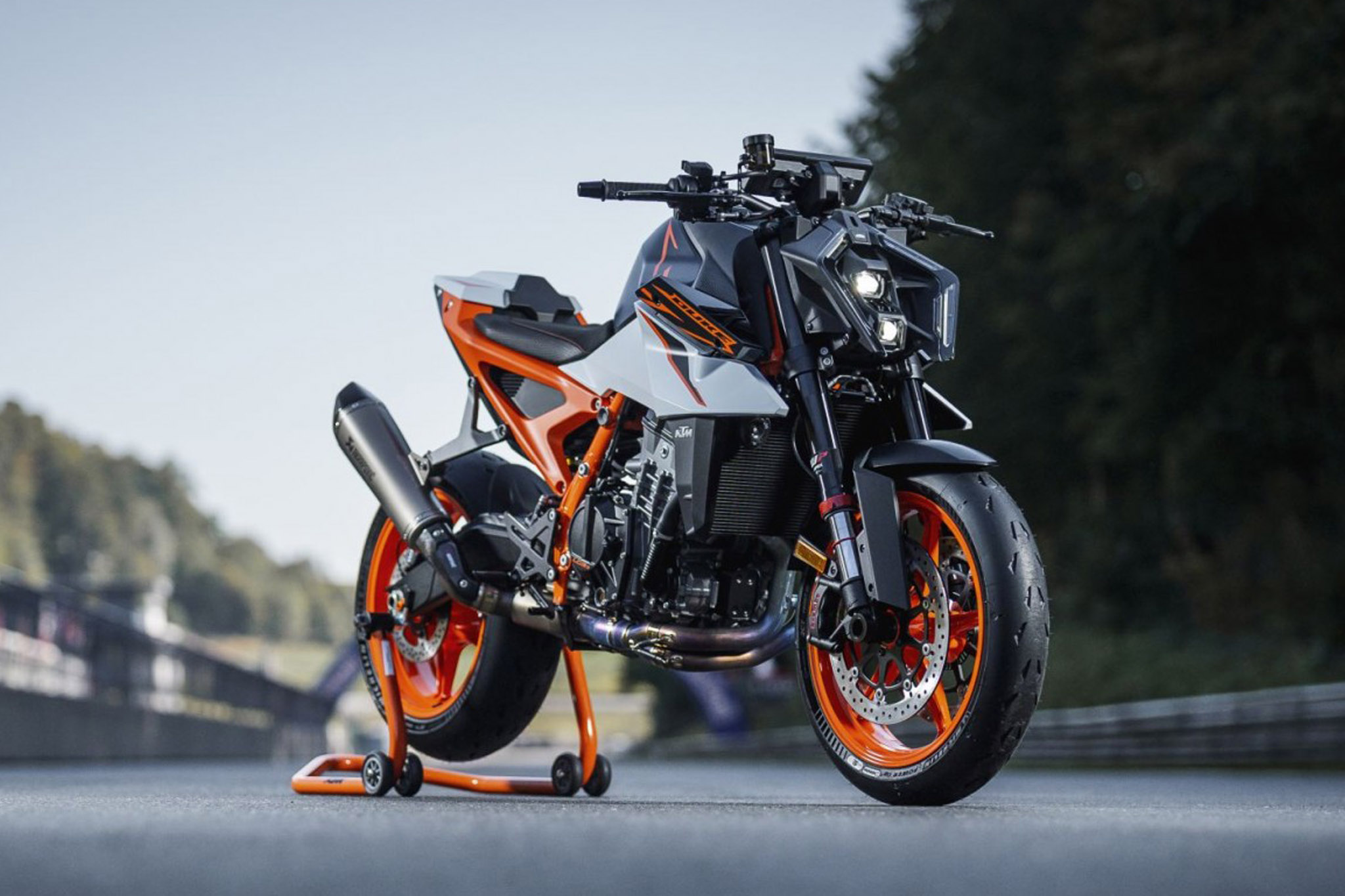 KTM_990DukeR_2025_014.jpg